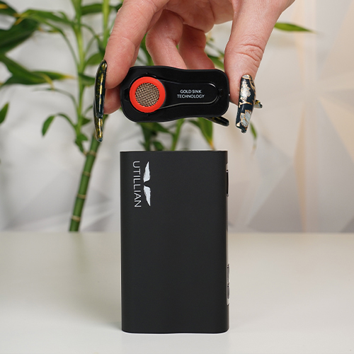 Inserting a removable mouthpiece on Utillian 850 from the top