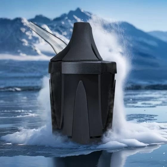 Zeus Iceborn V3 - side view with glass mouthpiece attached