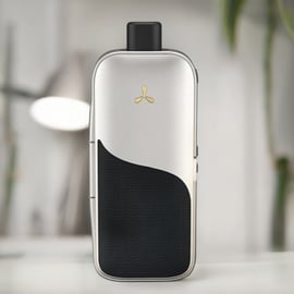 AirVape Legacy Core vaporizer - front view