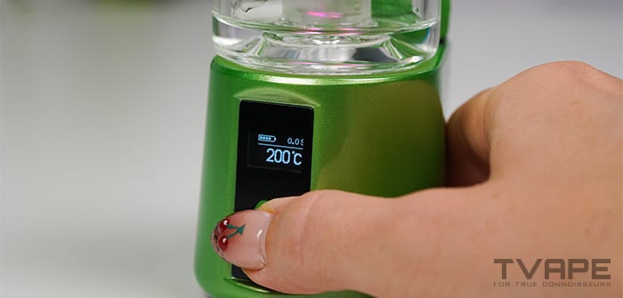 Bomb Magloud E Rig - digital display that shows the current temperature setting